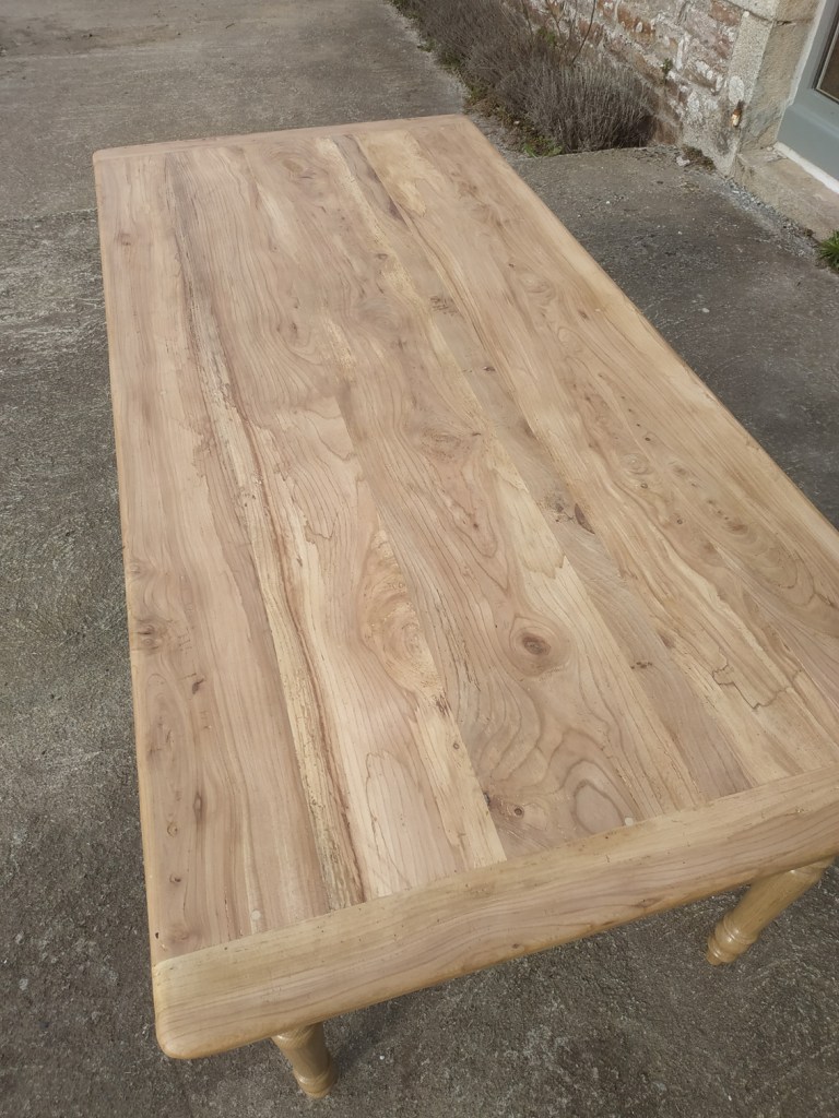 table de ferme orme